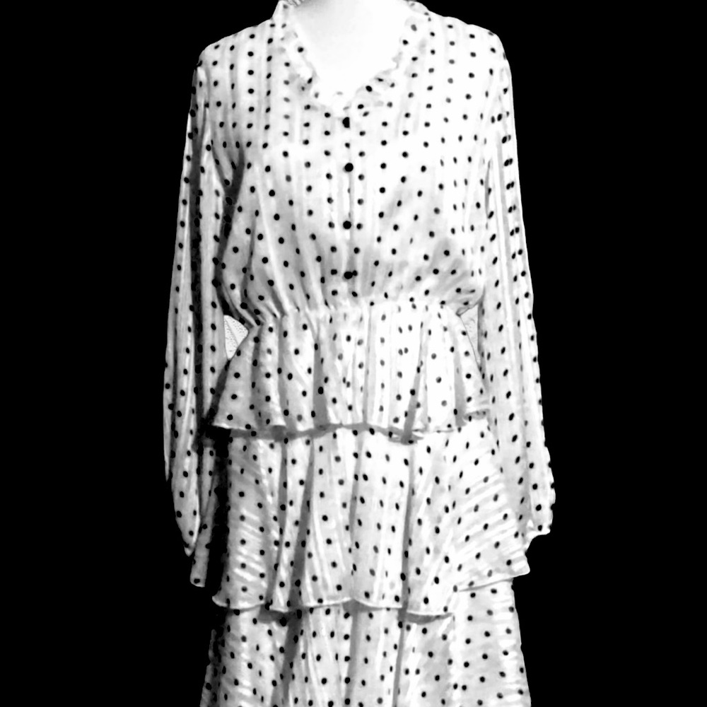 New Gabby Isabella Mid-Length Dress size Medium